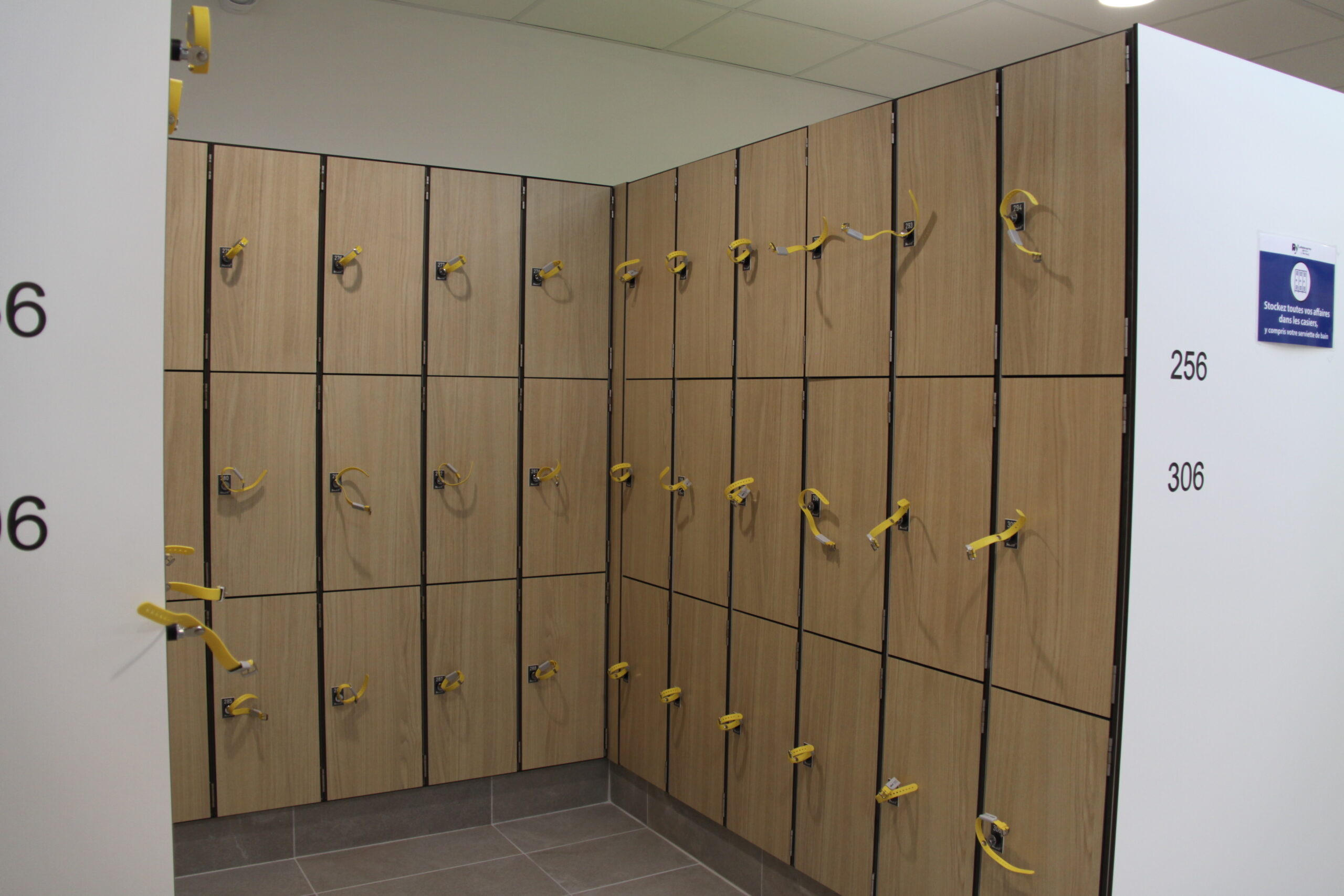 casier public collectivite vestiaire 3 cases decor bois