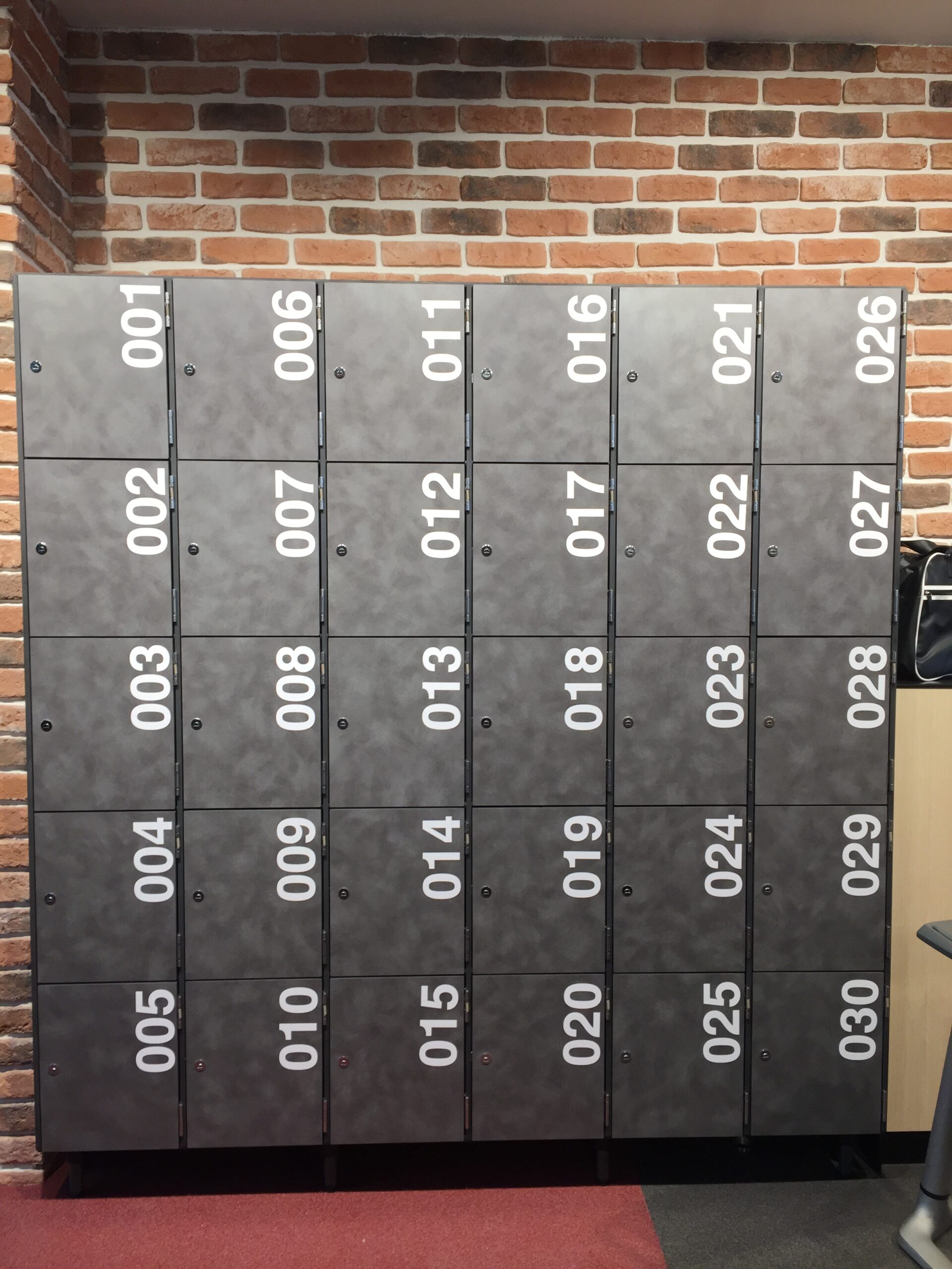 casier public collectivite vestiaire 5 cases decor gris