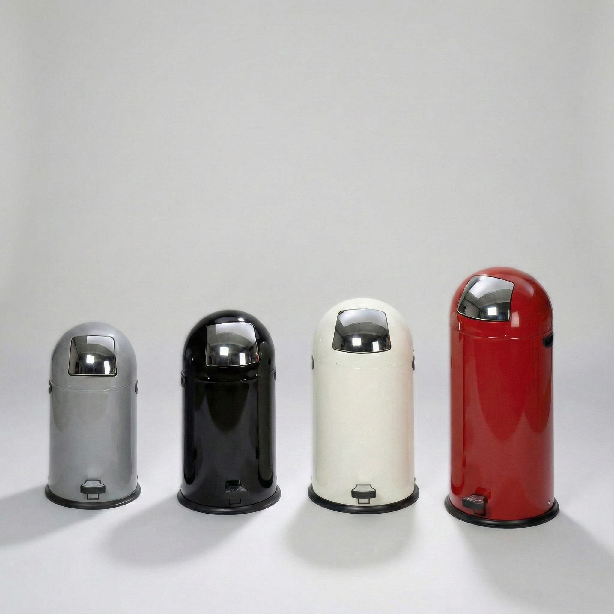 V43070-117 Poubelle dôme avec pédale