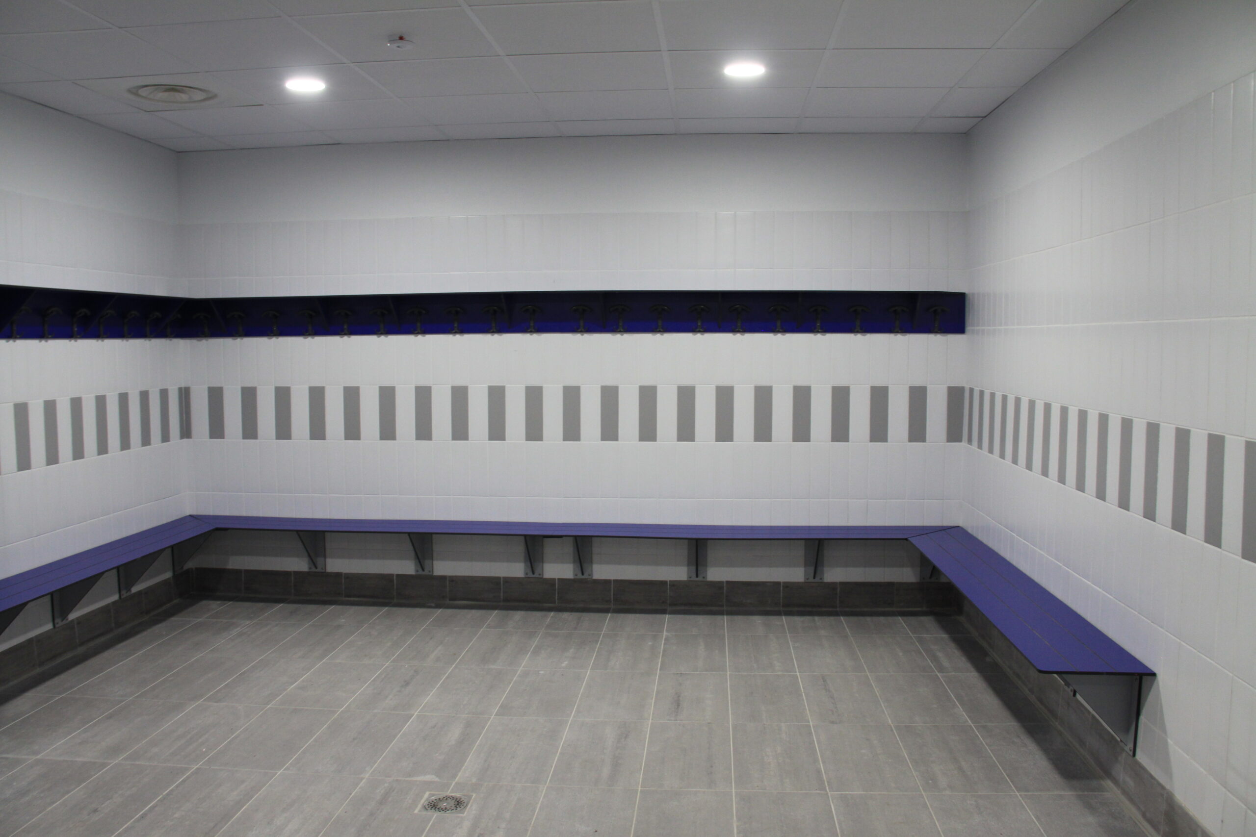 vestiaire banc mural porte manteau etagere  _ 3